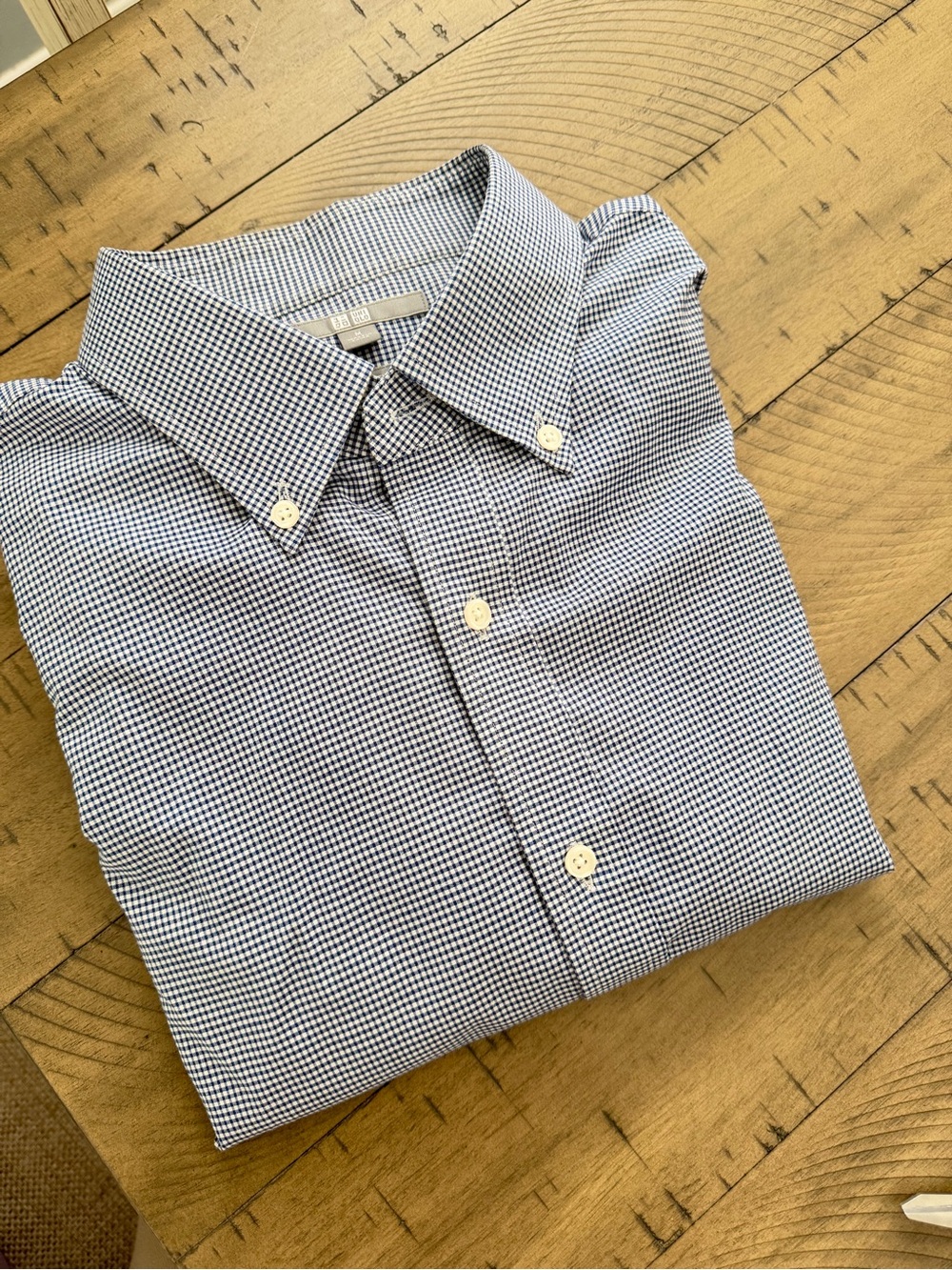 Blue and white checkered Uniqlo Slim Fit button-down shirt Size M